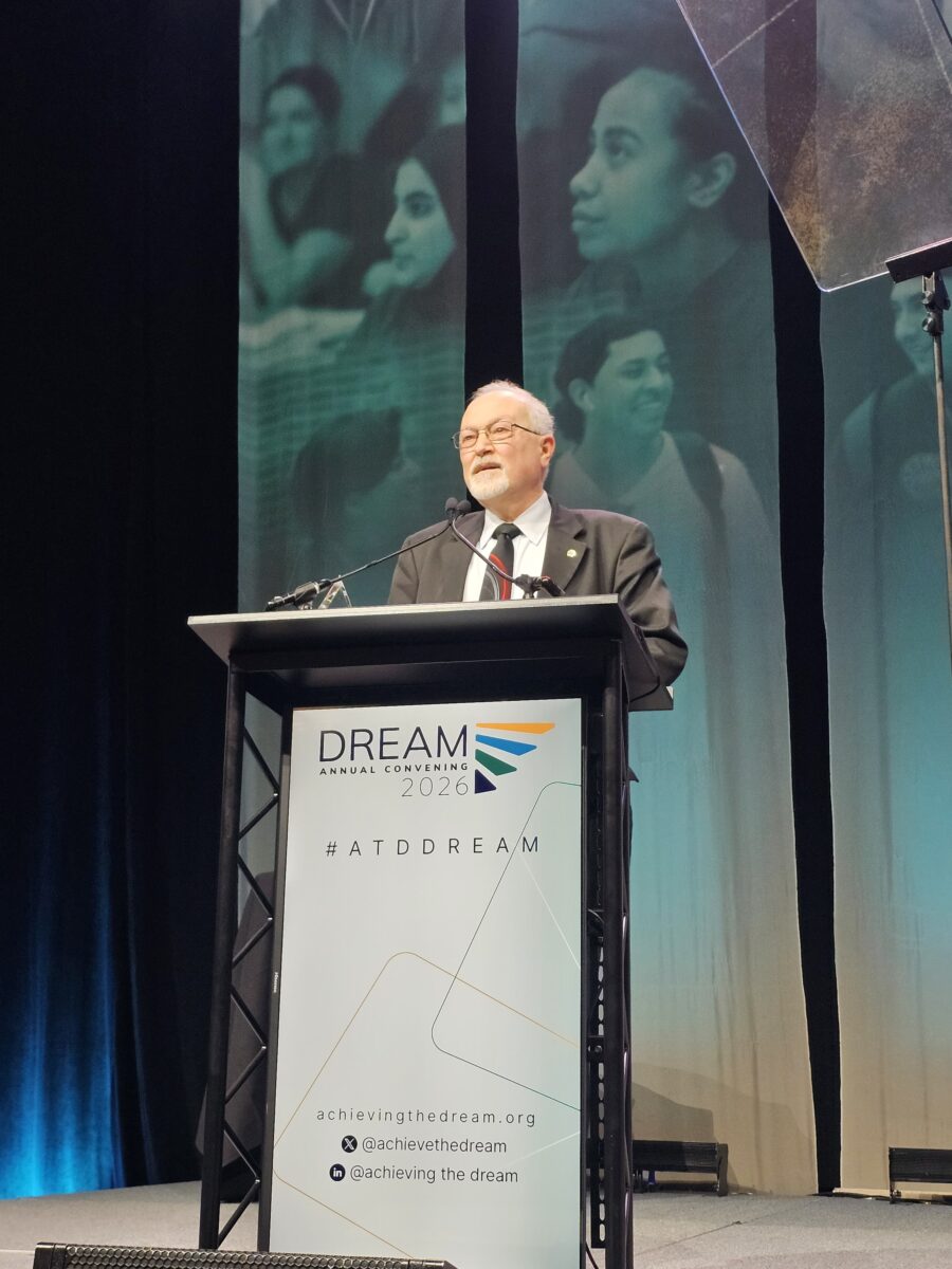 Dr Diab receiving the Leah Austin Meyer Award in Portland, Ore.